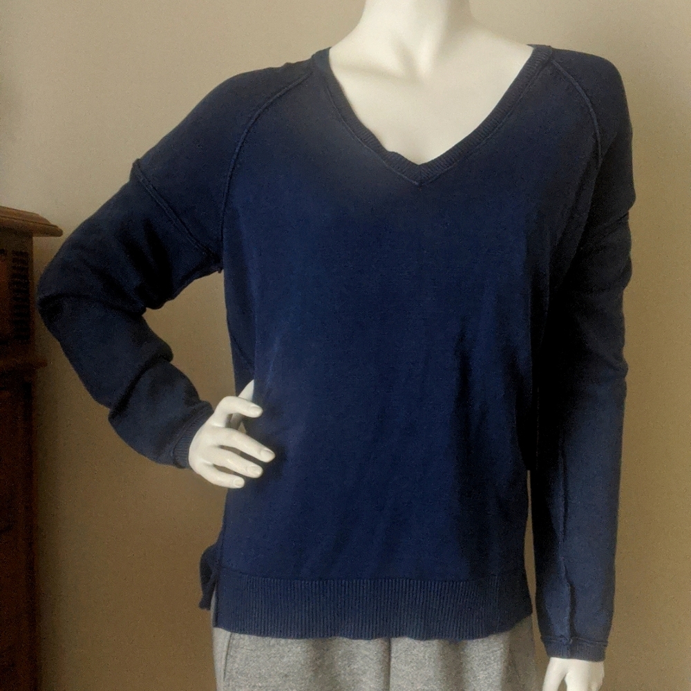 DEX V-Neck Sweatshirt NWT!!